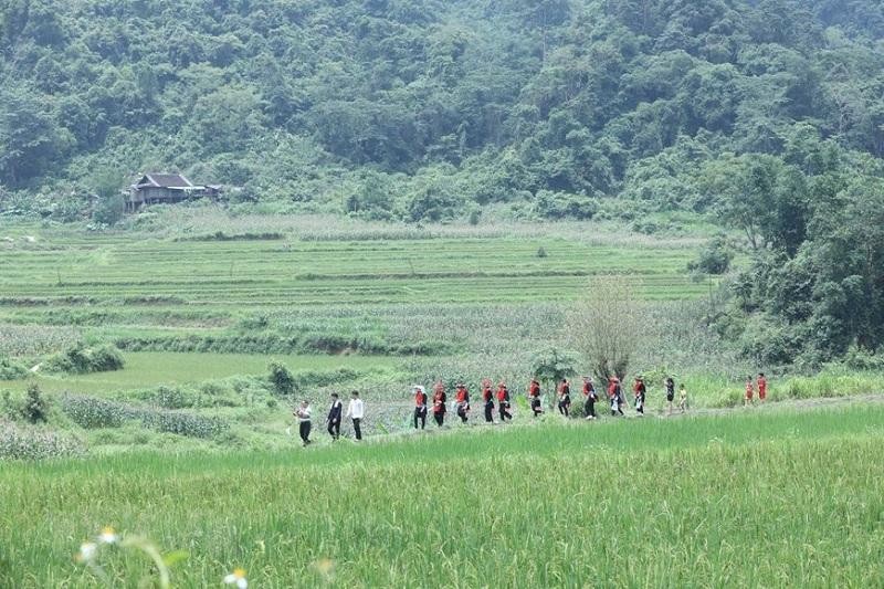 Lạng Sơn: Lên thôn Lũng Slàng dự đám cưới của người Dao ảnh 1