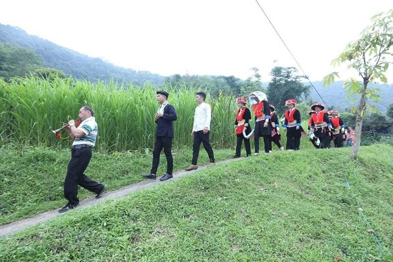 Lạng Sơn: Lên thôn Lũng Slàng dự đám cưới của người Dao ảnh 2
