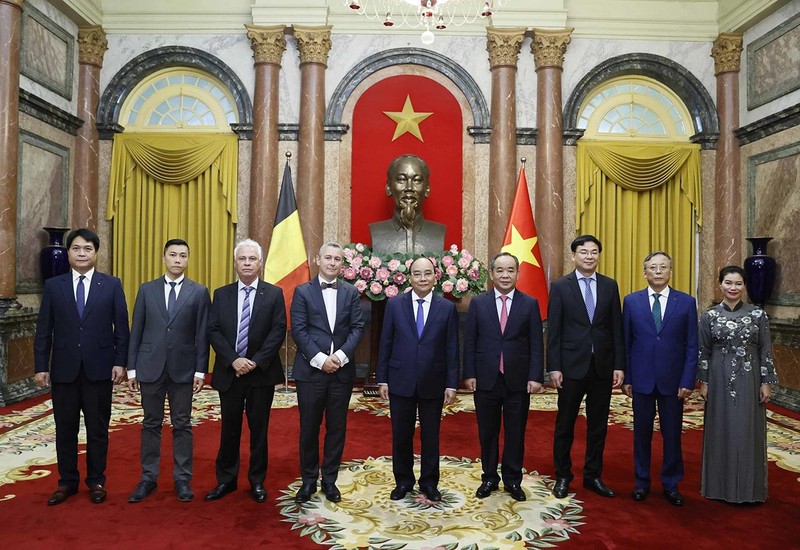 Chủ tịch nước Nguyễn Xuân Phúc tiếp các Đại sứ trình Quốc thư ảnh 7