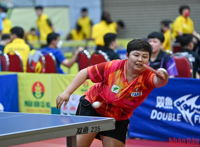 Tay vợt Mai Hoàng Mỹ Trang cùng đồng đội nữ TP Hồ Chí Minh 1 đã giành thắng lợi trước đội Công An 1 với tỷ số 3-1 tại vòng bán kết.