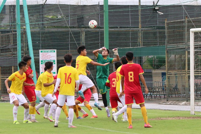 U16 Việt Nam thắng 6-4 U19 Công an nhân dân sau 135 phút đấu tập ảnh 1