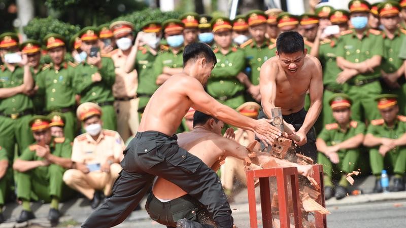 Bình Phước: Thành lập Trung đoàn Cảnh sát cơ động dự bị chiến đấu ảnh 1