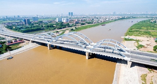 Cầu Đông Trù được đưa vào sử dụng góp phần tạo diện mạo khang trang, hiện đại cho Thủ đô. Ảnh: VIỆT NGUYỄN