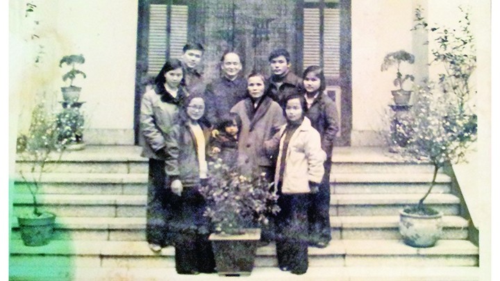 Gia đình đồng chí Hoàng Quốc Việt.