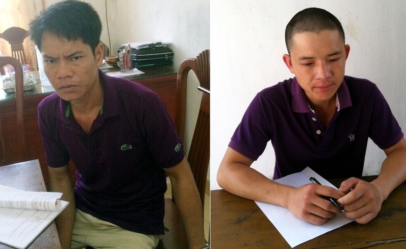 Hai đối tượng Lò Văn Cương (trái), Lò Văn Tiên (phải) bị bắt quả tang khi đang vận chuyển trái phép hai bánh heroin.