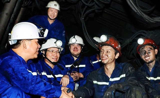 Lãnh đạo Công ty Than Thống Nhất (thuộc Tập đoàn TKV) thường xuyên kiểm tra tình hình sản xuất, khai thác than hầm lò của công ty.